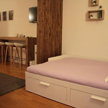 La Pietra Nera - Etna Bed & Breakfast Catania