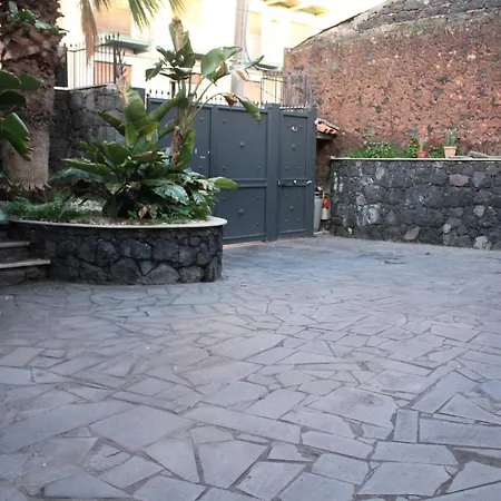 La Pietra Nera - Etna Отель типа 