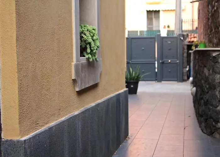 La Pietra Nera - Etna 4*